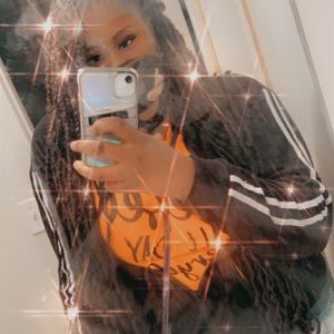 Meet your Posher, Gloria